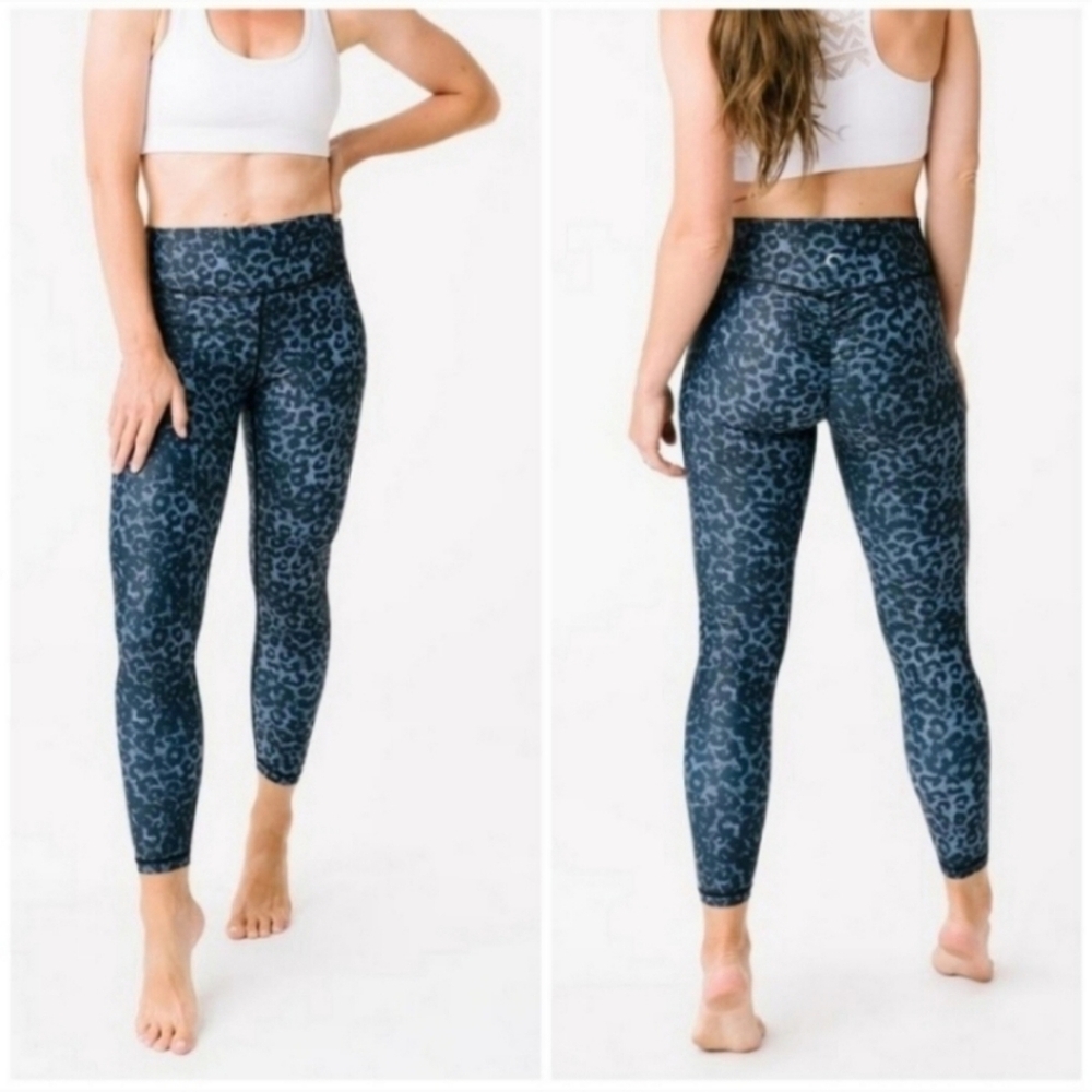 Zyia Active Black High Rise Leopard Print Scrunch Light N Luxe 7/8 Tight Legging